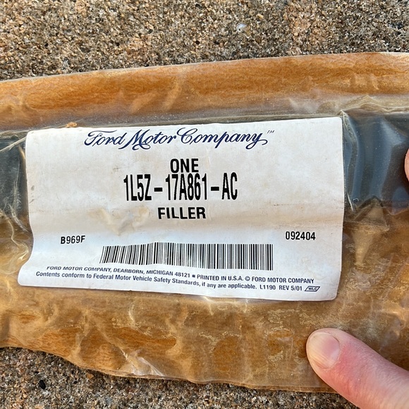 Genuine OEM Ford Lower Bumper Filler - Picture 4 of 4